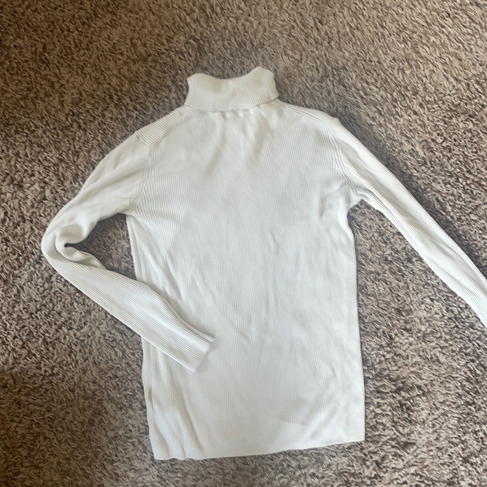 Fitted ribbed off-white sweater